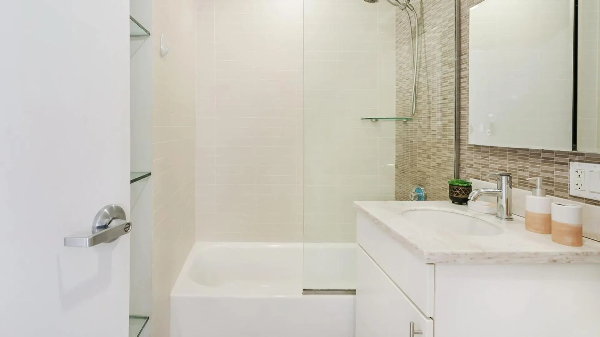 809-5A Gorgeous New 1Br Heart Of Midtown Apartment New York